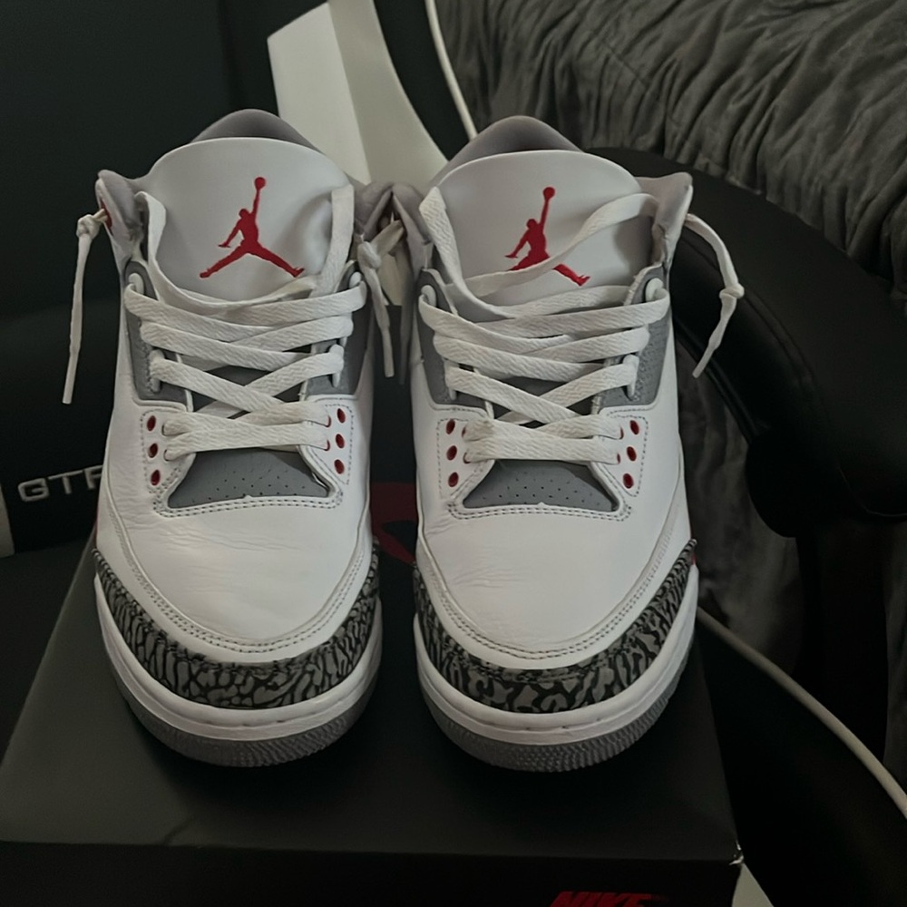 Jordan 3 Retro
Fire Red (2022) 100% authentic
